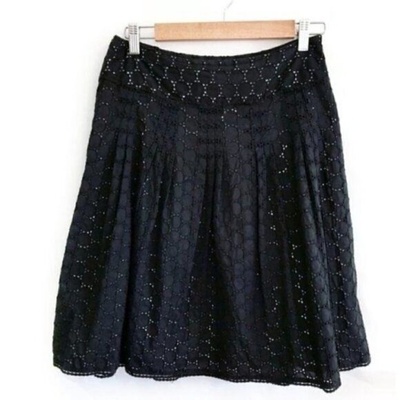 Ann Taylor black eyelet coton skirt, size 4 - Picture 2 of 6